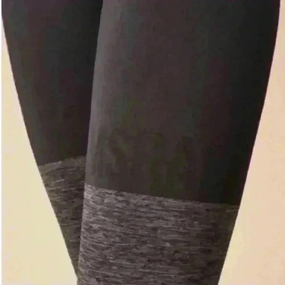 Gymshark Women's Seamless Two Tone Leggings - Picture 7 of 7